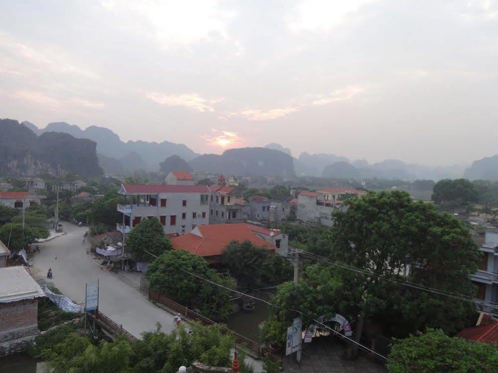 Nam Hoa Hotel Ниньбинь Экстерьер фото